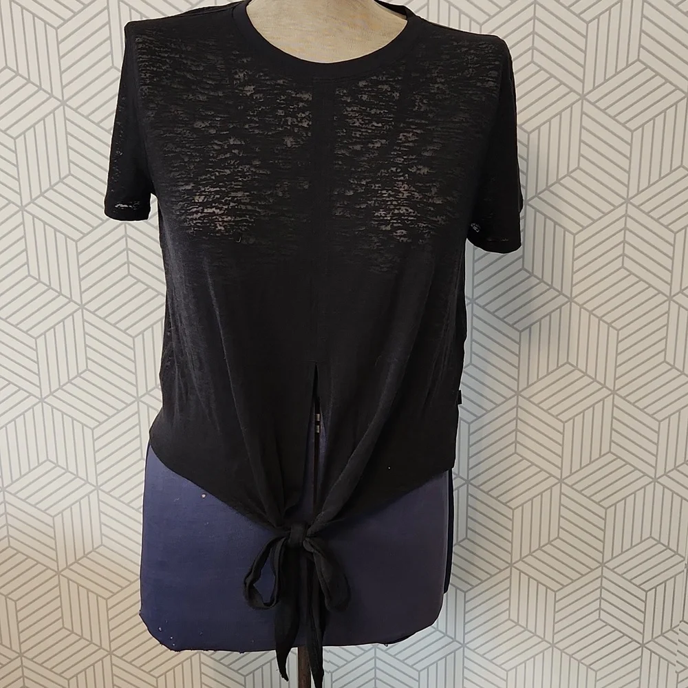 lululemon athletica Black Cropped In Sequence Boxy Tie Front Top Women's Size 8